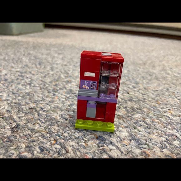 LEGO Friends 41099 Heartlake Skate Park - Picture 11 of 11